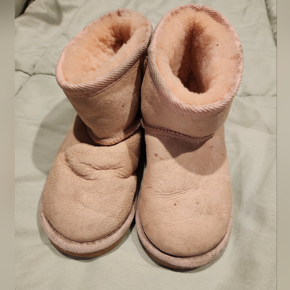 Ugg Boots Made In Australia Light Pink Play Condition Girls 13